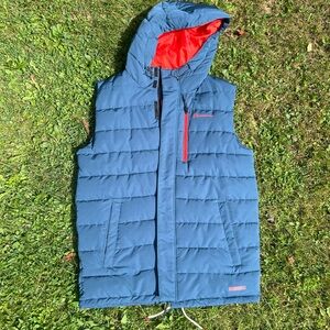 blue and red outventure hooded puffer vest size US large/ EU xl